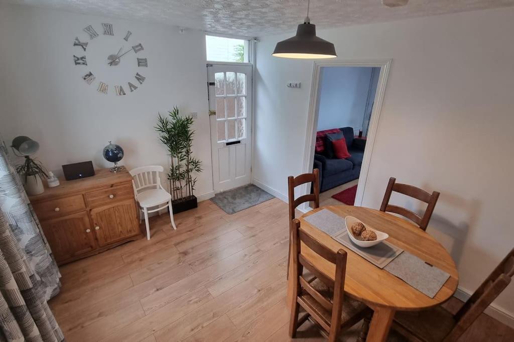 Entire House With Garden & Parking Nr Ashford Int Villa Kültér fotó